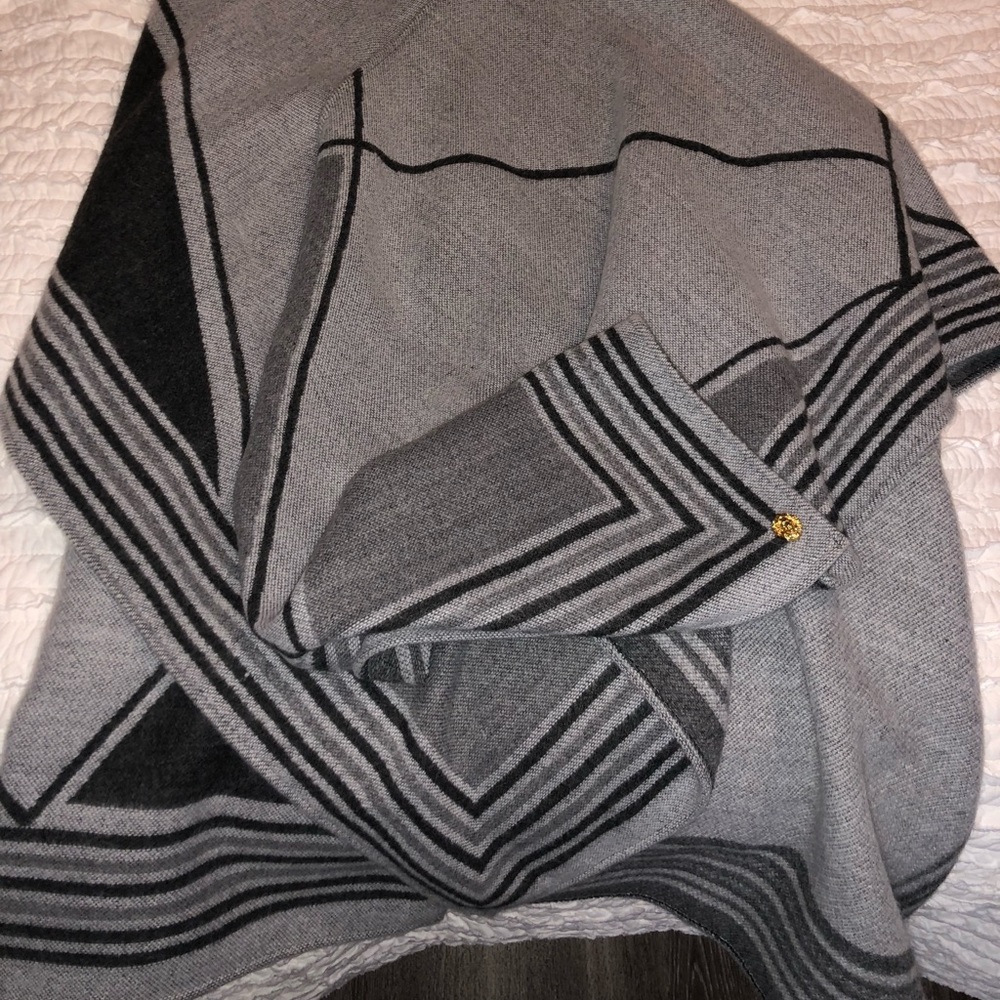 Anne Klein wrap - Picture 2 of 3